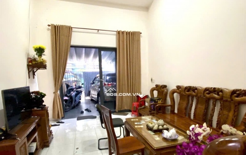 Hàng Hot: Nhà Mặt tiền 1 trệt 1 lửng, 65m2, Ô Tô Ngủ trong nhà CHỈ CÓ 4,9 tỷ. Đường Huỳnh Thị Hai, Quận 12